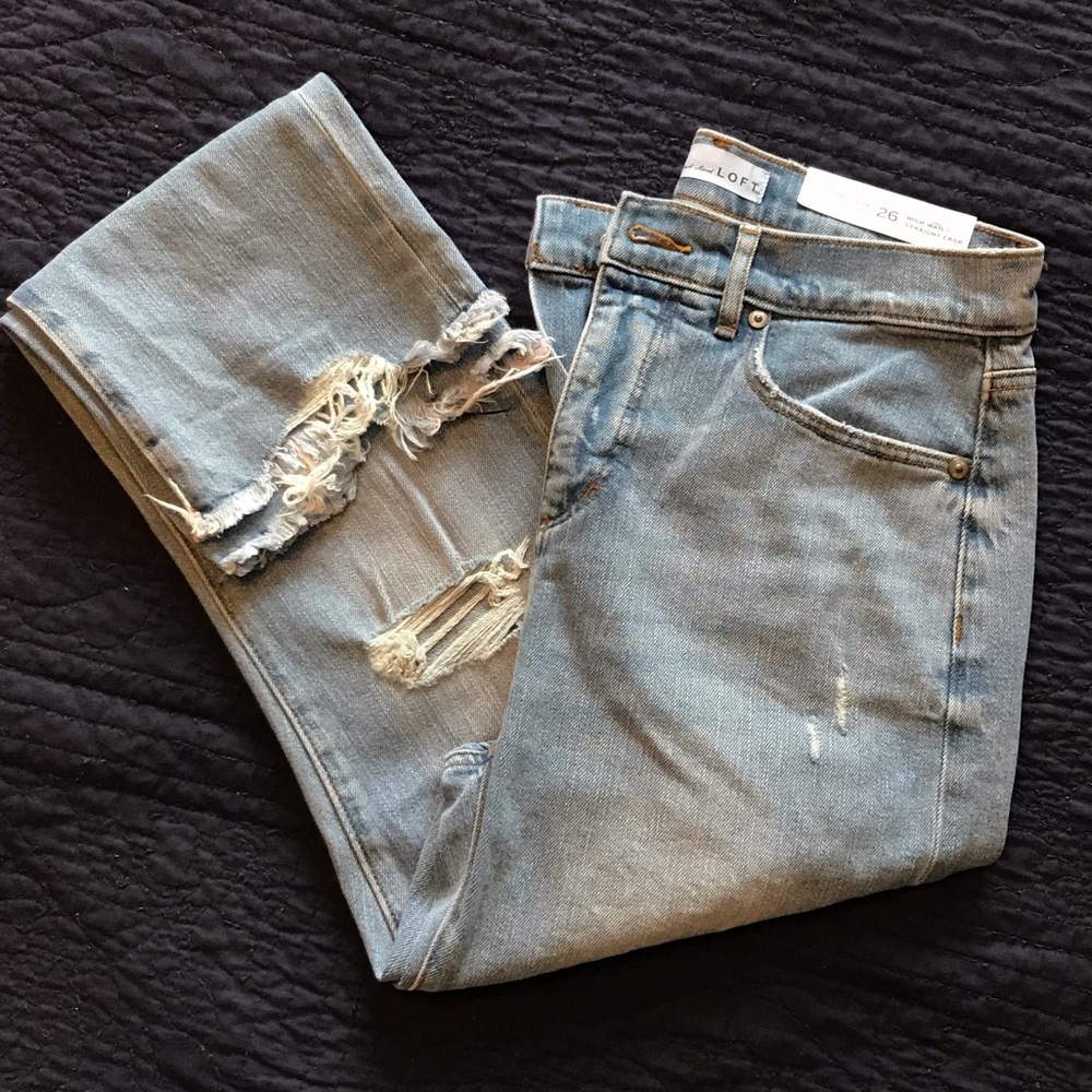Light washed distressed jeans